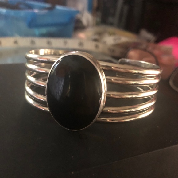 Jewelry - GORGEOUS!!Vintage/SS/ONYX NATIVE AMERICAN CUFF